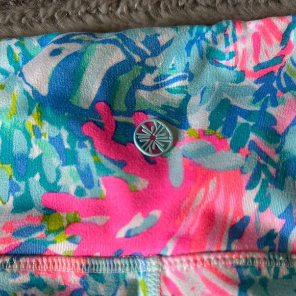 Lilly Pulitzer Fished my wish leggings - Picture 5 of 6